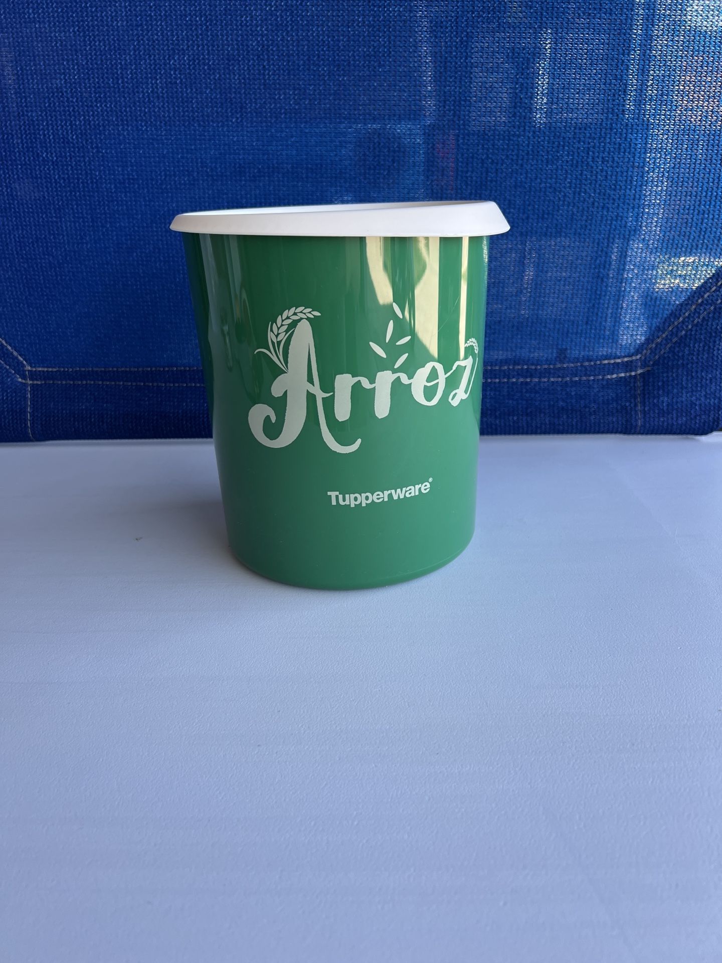 Tupperware Arroz One Touch Container