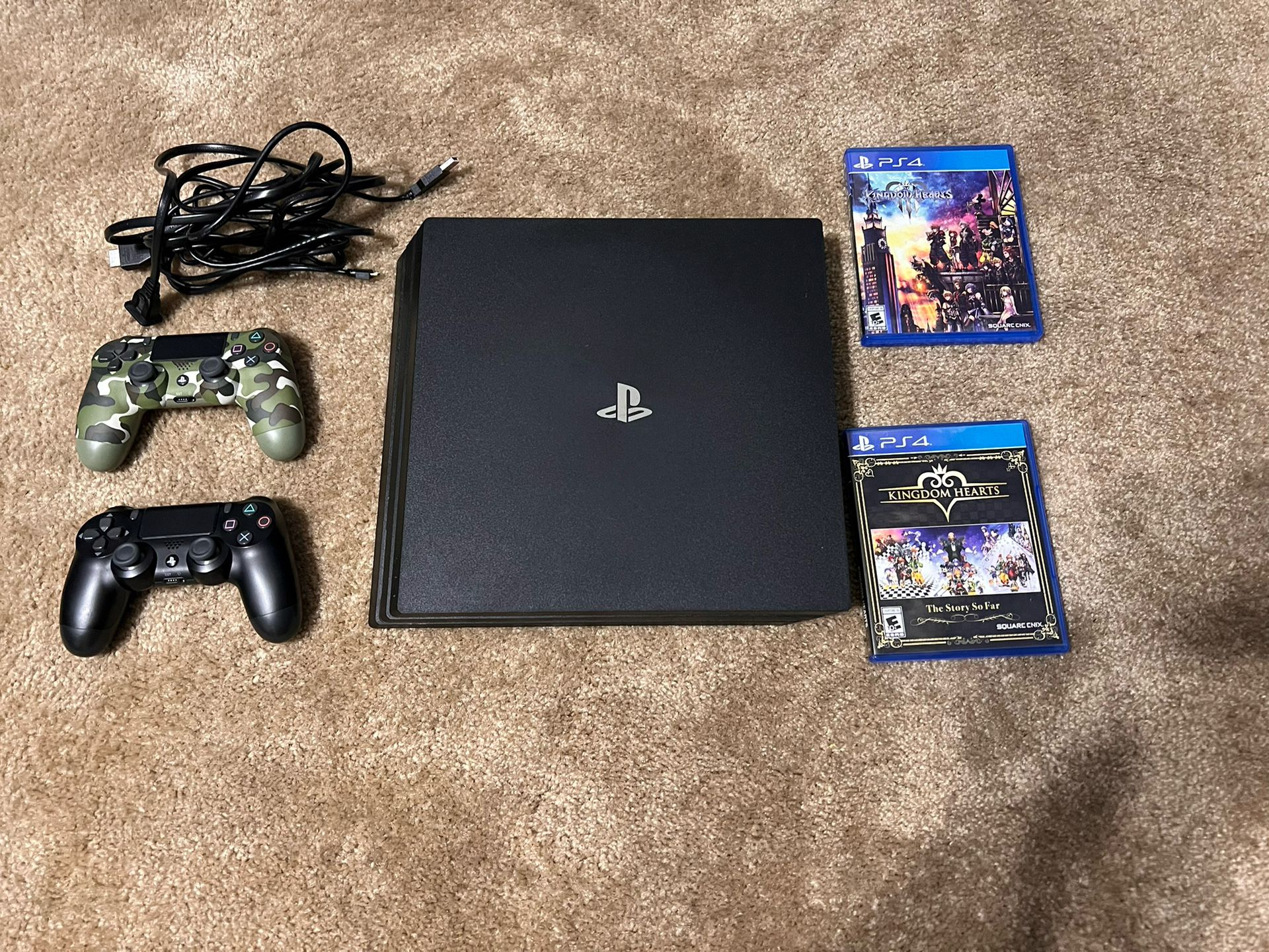 PS4 PRO | 2 Controllers | 10 Games