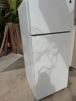 $15 FRIDGE PLEASE TAKE