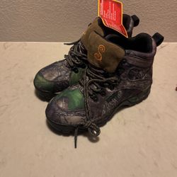 She Cougar II Hunting Boot. New