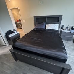 Moving And Just Need Gone Bedroom Set Good Condition 