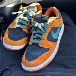 Nike Dunks (ORANGE GREEN BLACK) 9.5 M