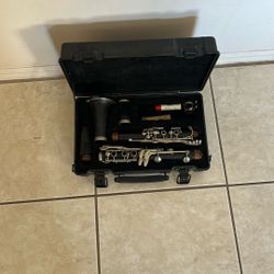 Armstrong Clarinet With Case And Accessories 