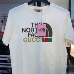 North Face x Gucci T-Shirt, size Medium NEW
