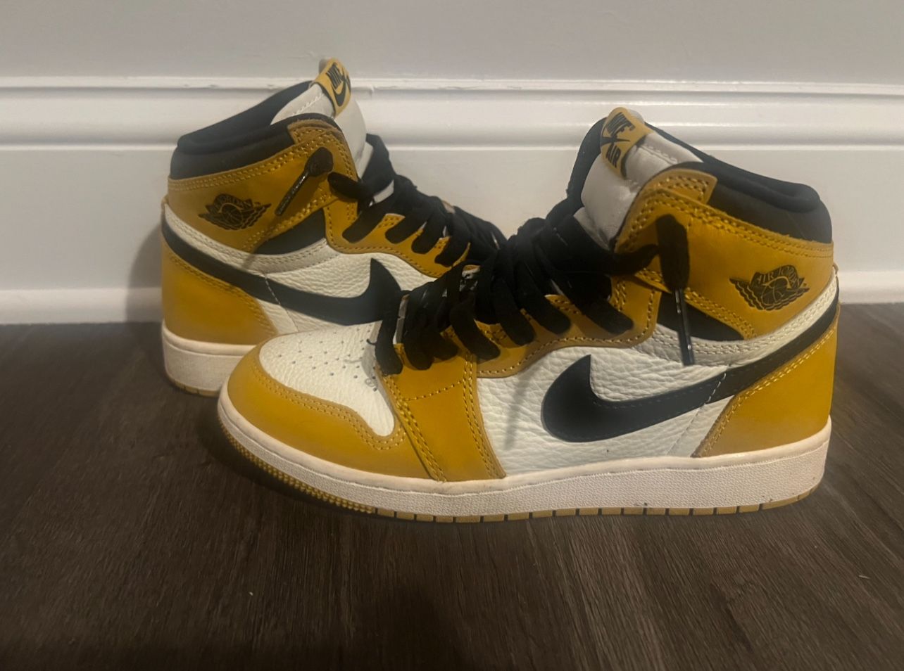 Air Jordan 1 Retro High OG “Yellow Ochre”