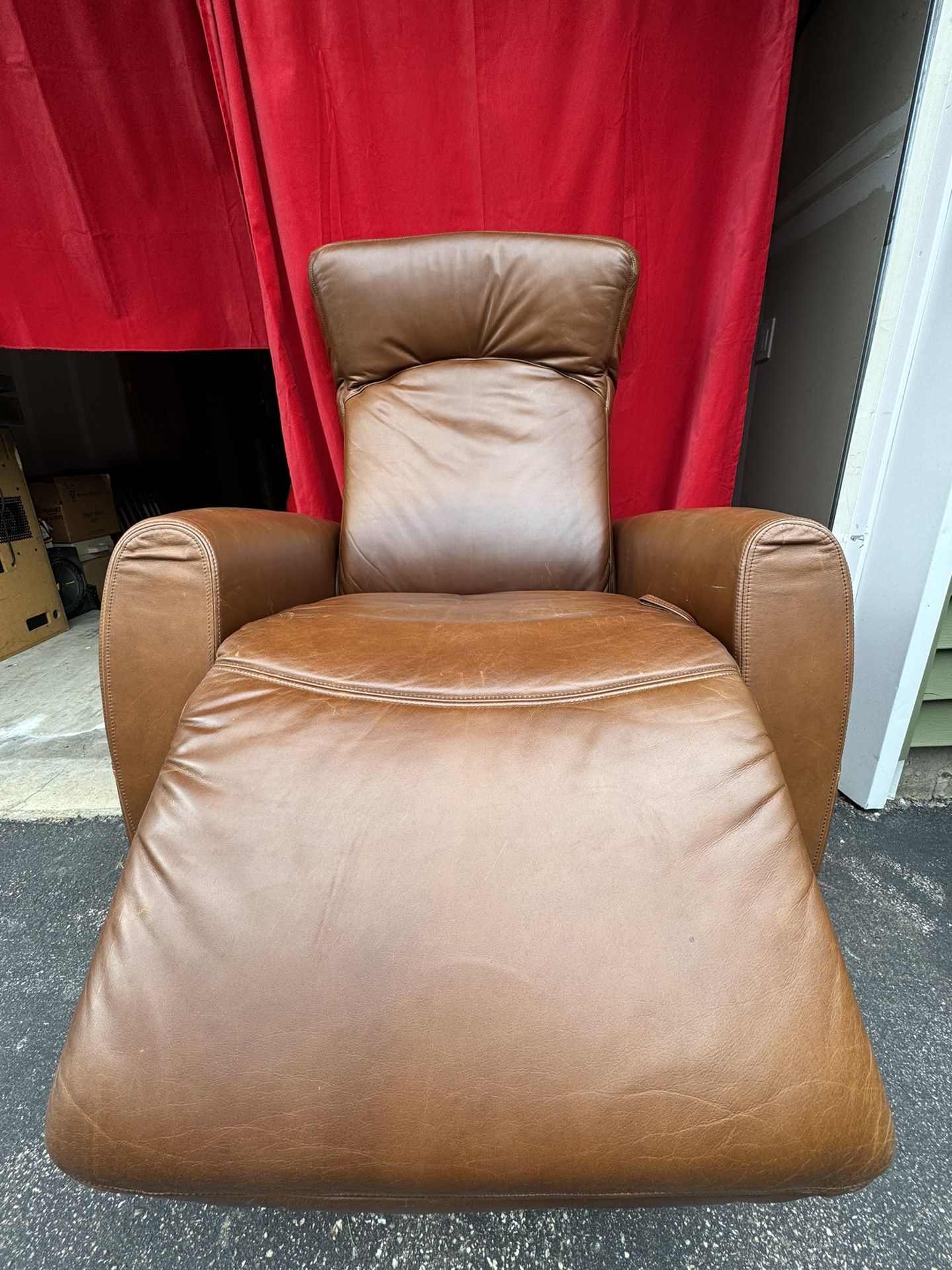 Economic Adjustable Reclining Brown Leather Arm Chair - Estate Sale Steal