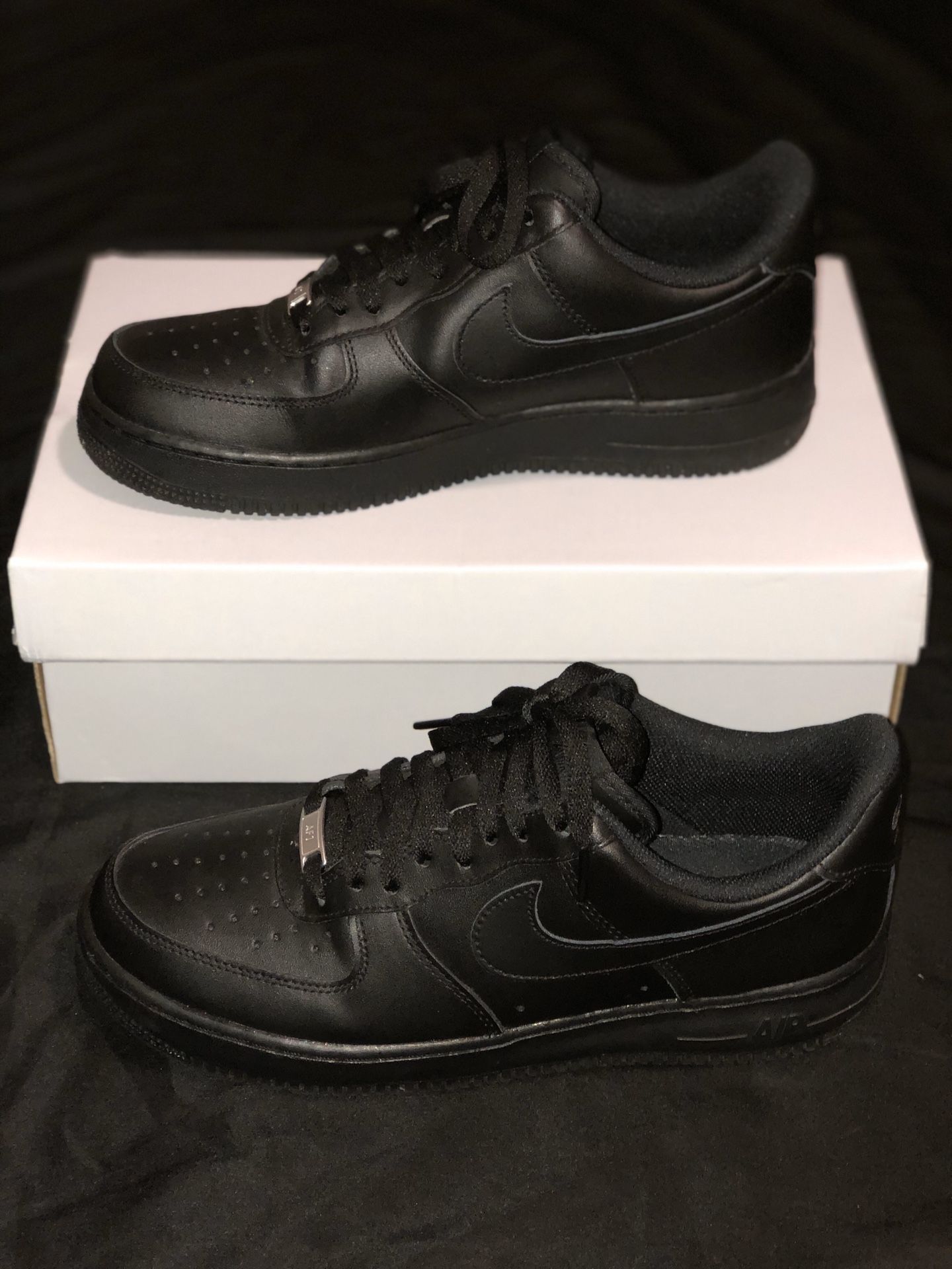 Men’s Black Airforce 1’s size: 9.5 OBO