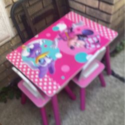 Minnie mouse table 2 chairs set