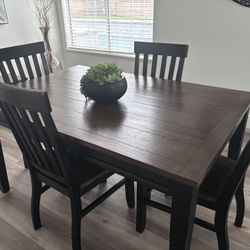 Farmhouse Style Kitchen Table