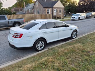 2014 Ford Taurus
