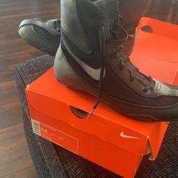 Nike Machomai