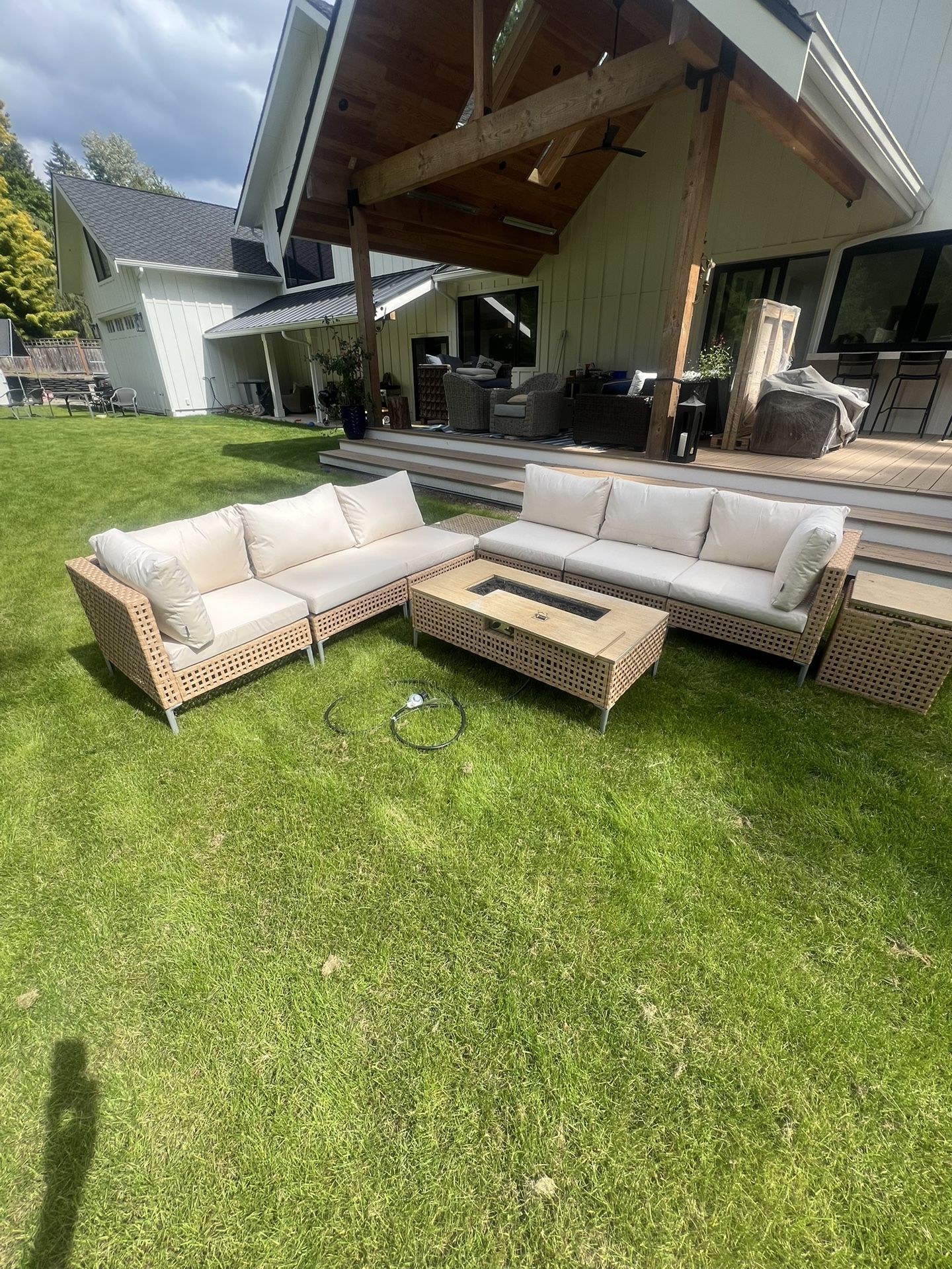 Outdoor Set With Firepit