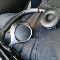 Bluetooth  Head Phones 