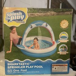 Sharktastic Sprinkler playpool