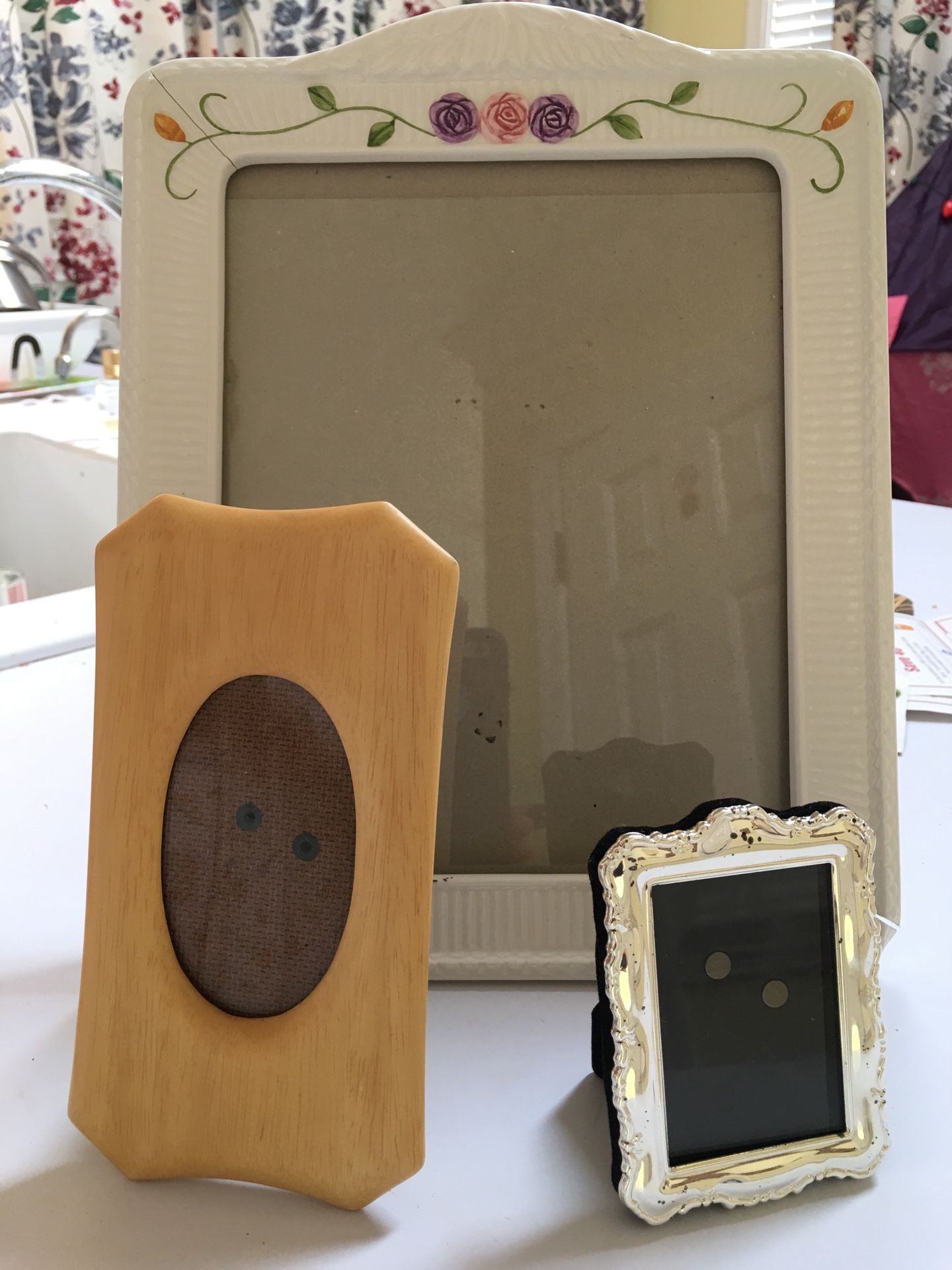 3 different sizes of pictures frame