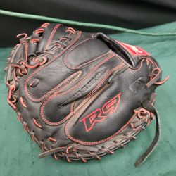 Rawlings Youth 32" R9 Catchers Mitt
Model: R9YPTCM32B (CM32PT Pattern)
Right Hand Throw (RHT)