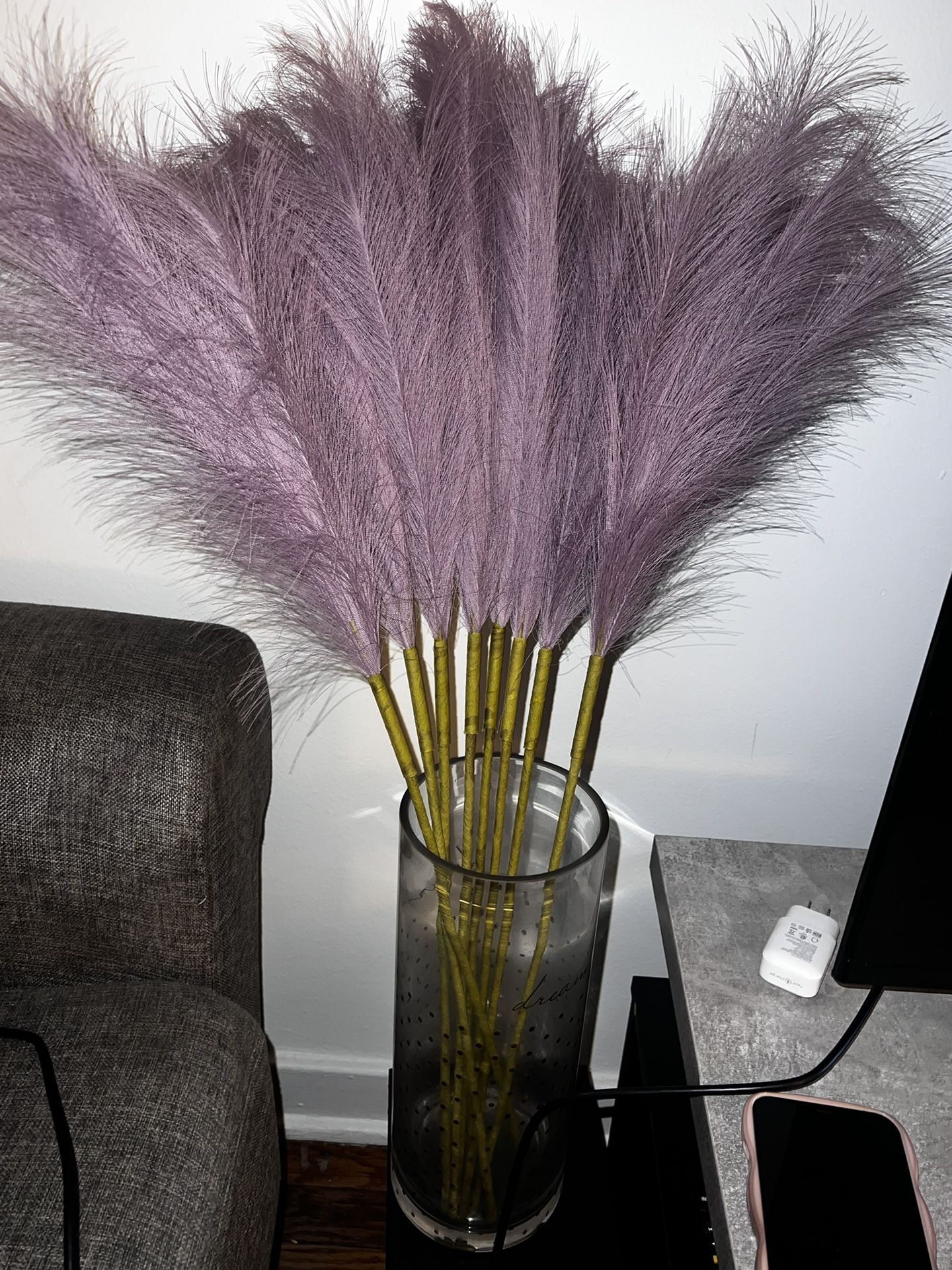 8 Feathers For Decorating Without The Vase 