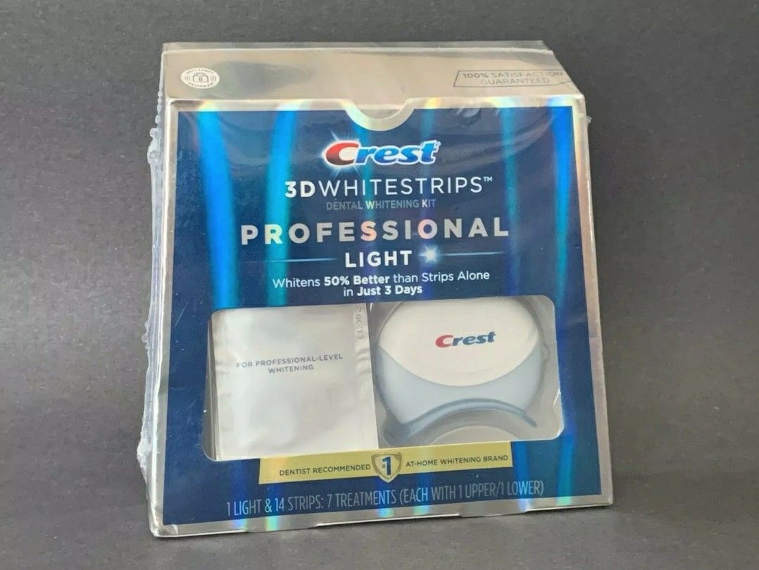 CREST 3D WhiteStrips Dental Whitening Kit PROFFESSIONAL LIGHT,