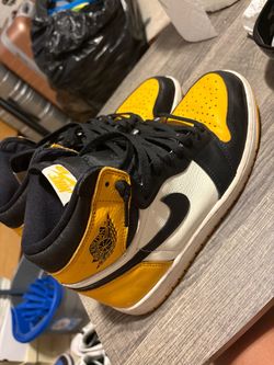 Air Jordan ones Yellow black and white Size 10.5