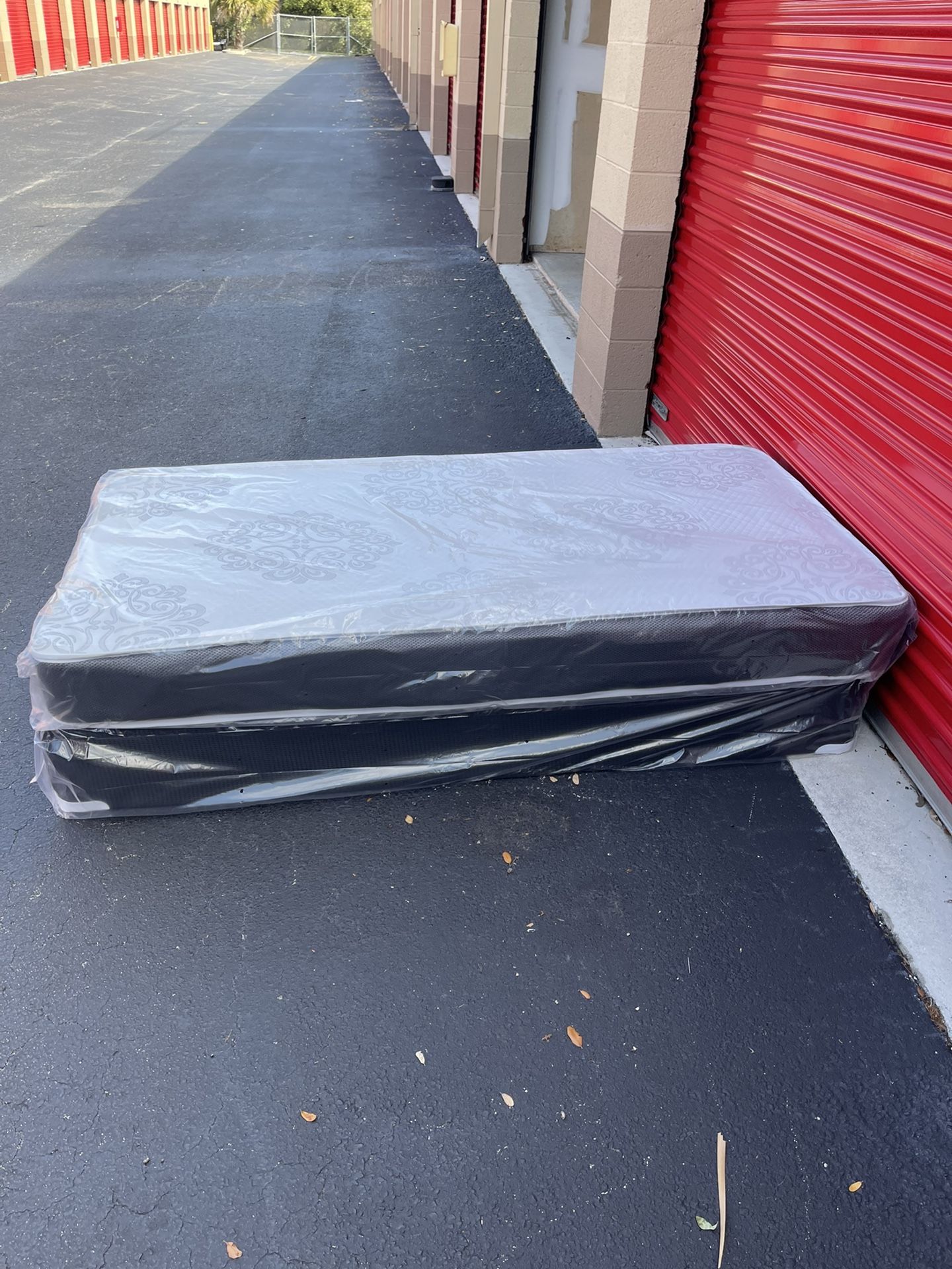 Mattress Twin Size With Box Spring // New // We Offer 🚚