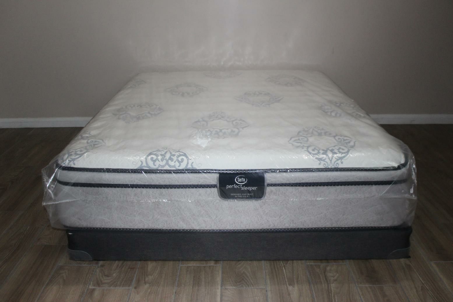Queen Serta Strayfield