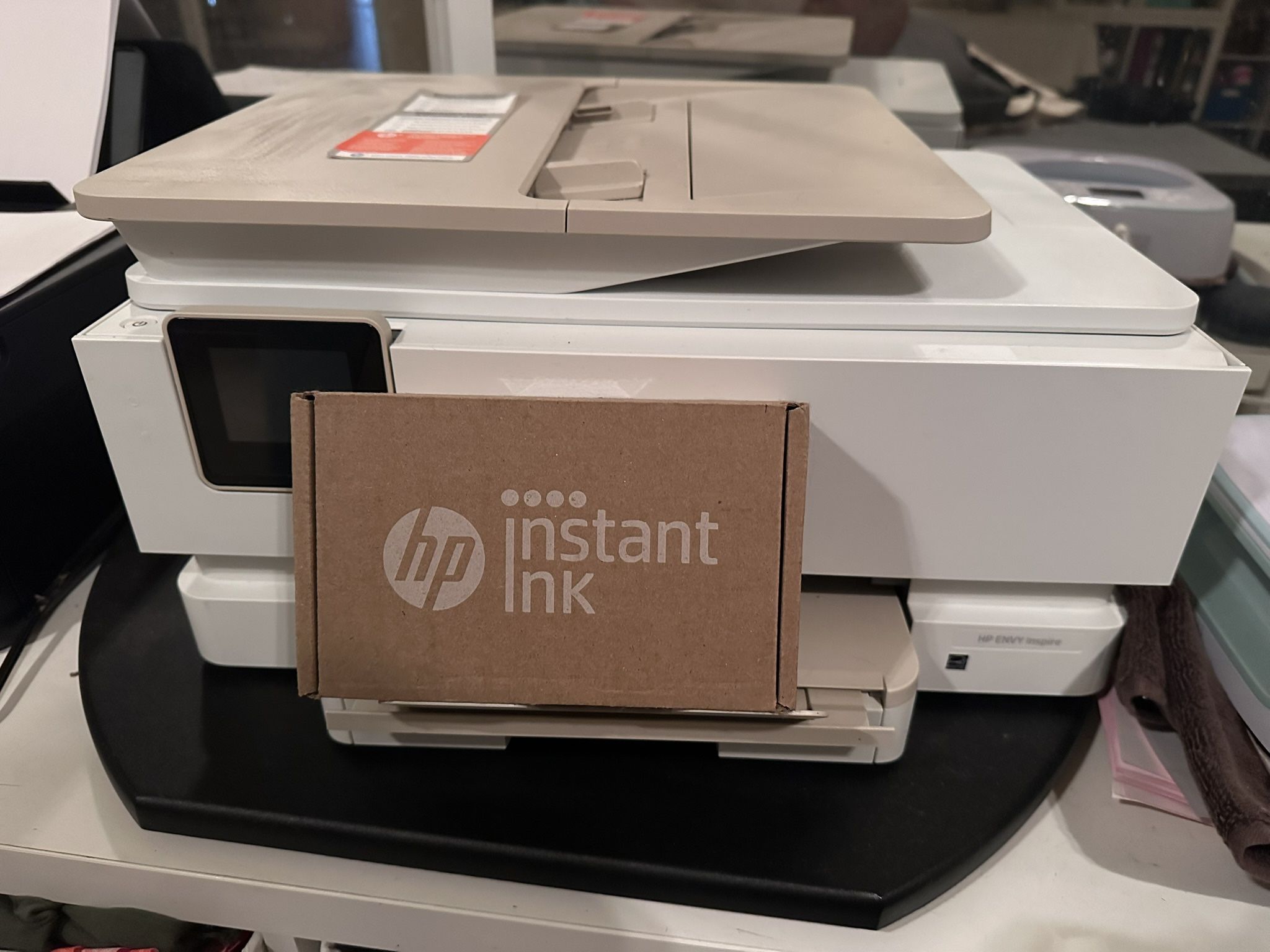 HP Printer With New Ink Cartilage  