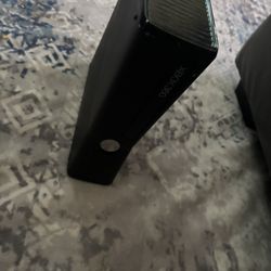 Xbox 360 Slim W/ Rare NXE Kinect Dashboard