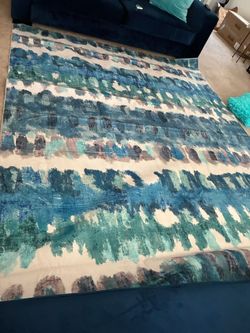 NEW MUlTI COLOR 8/10 RUG