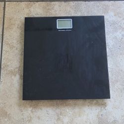 Bathroom Digital Scale Works Great