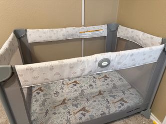PACK AND PLAY WITH MATTRESS