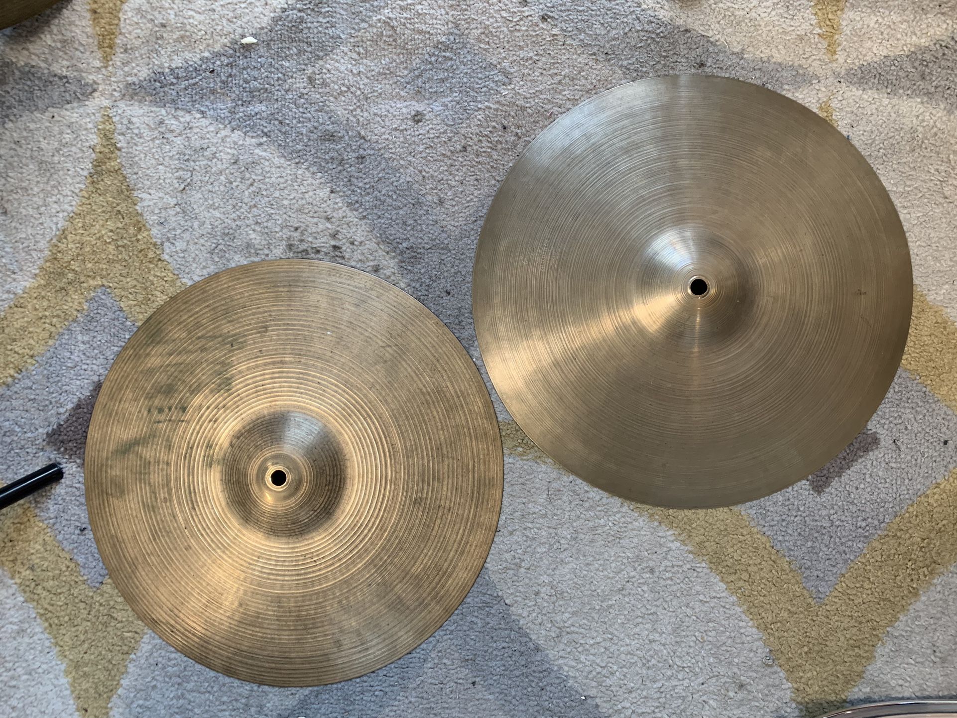 Vintage Zildjian A Avedis 14” Hi Hats Drum Cymbal for Sale in Long Beach, CA OfferUp
