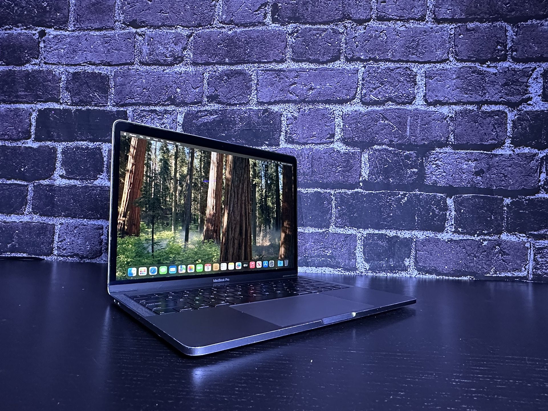 MacBook Pro 13” (2018) – Intel i5 | 8GB RAM | 256GB SSD | macOS Sequoia