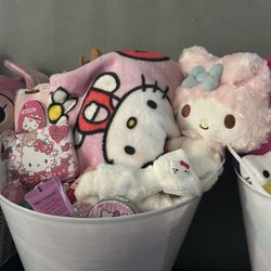 Hello Kitty Baskets