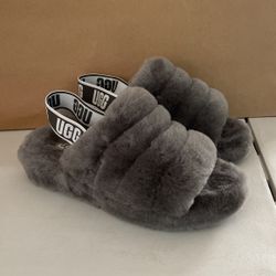 NEW WOMEN UGG SLIDES SIZE 8