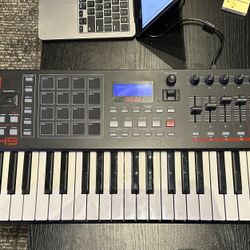Akai MPK249 MIDI Keyboard – Powers On – Great Condition