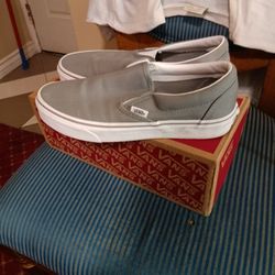 Brand New Vans Size 7 Men, 8 1/2 Womans