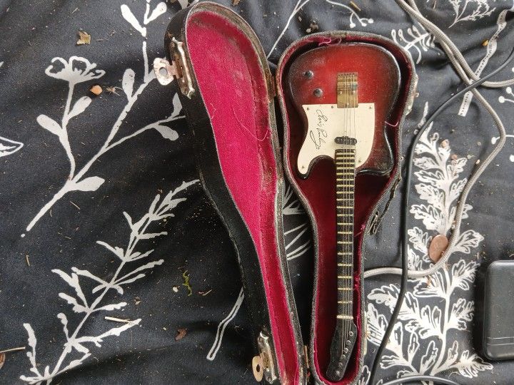 Minture Guitar