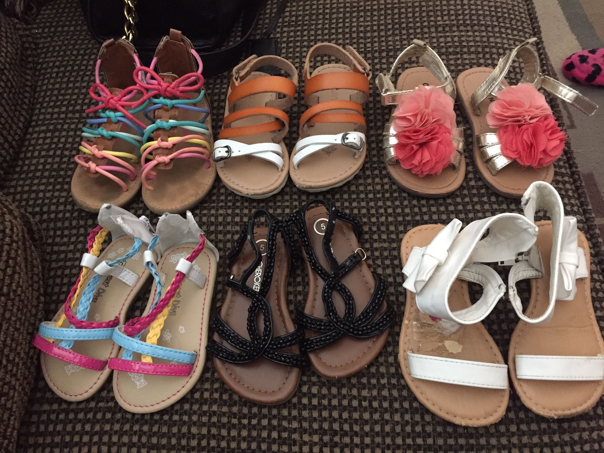 Size 5 sandals in excellent condition