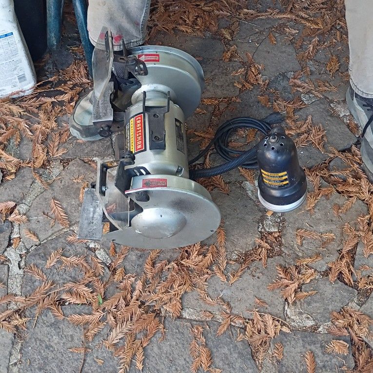 Craftsman Professional 8 Inch Variable Speed Grinding Center 
