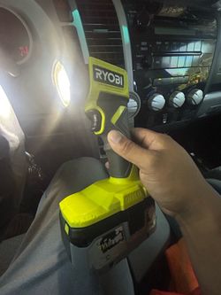 Ryobi flash light with battery