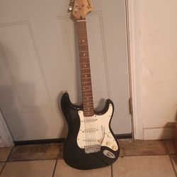 Squier Fender Guitarra Electrica -- 