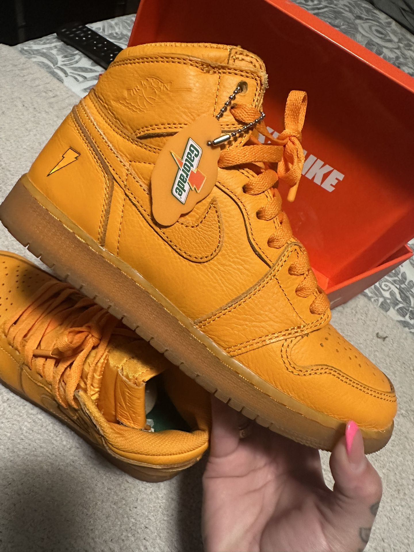 Youth Semi New Nike Gatorade Sneakers