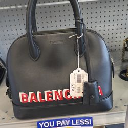 Valenciaga purs regular price 850 sale price 650 layway available 10%dwon if you interested please make sure you ask for Maribel thank you