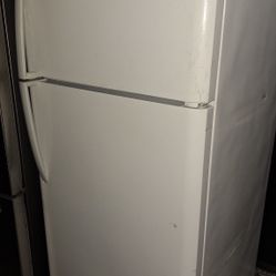 APARTMENT SIZE REFRIGERATOR (DELIVERED)