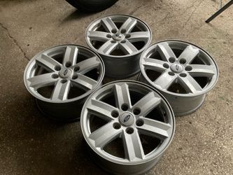 Factory Ford 17 inch aluminum alloy wheels great condition in Orlando
