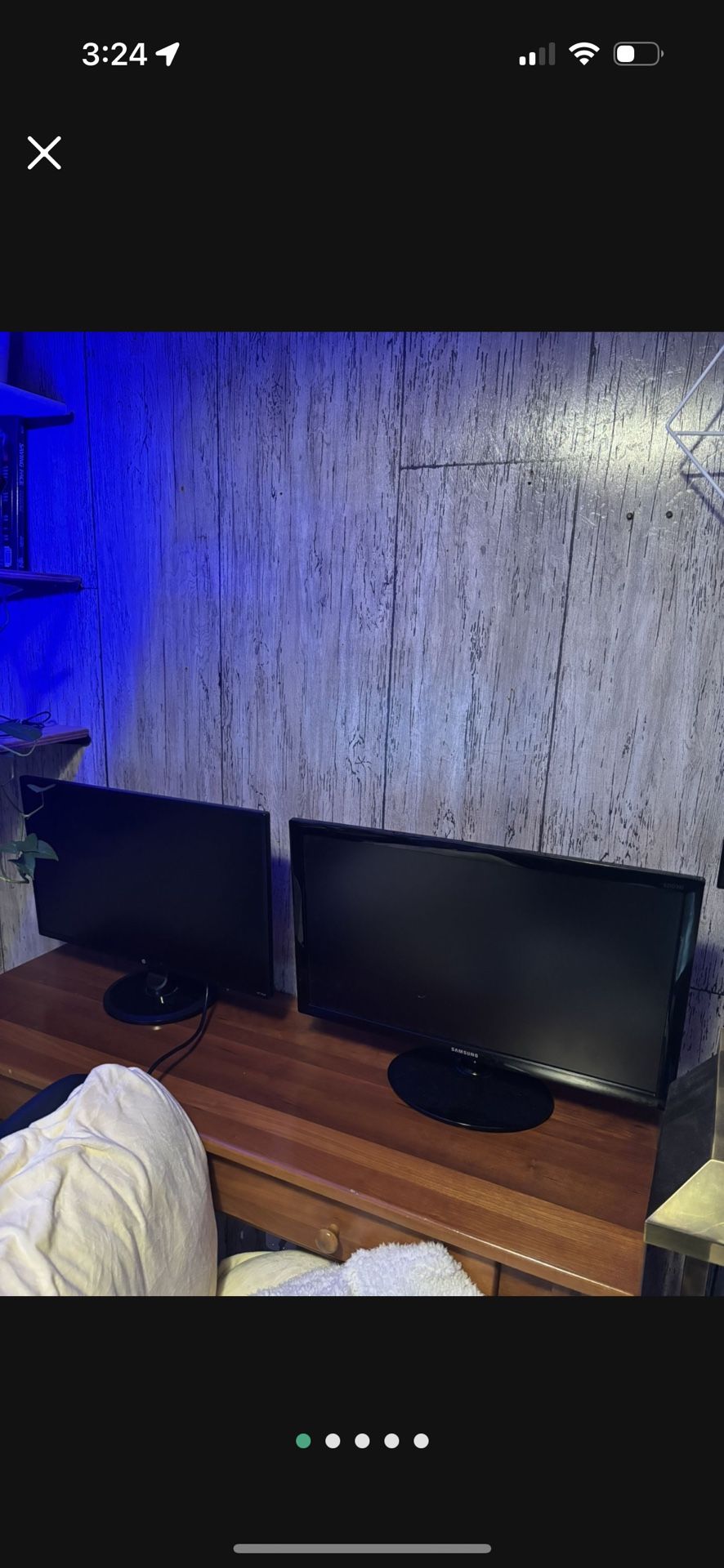 LOW PRICE MOVING- 2 COMPUTER MONITORS HP/SAMSUNG