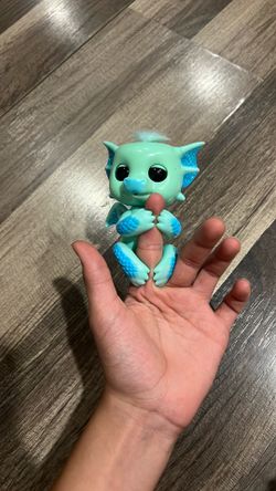 Fingerlings Glitter Dragon collectible By Wowee 