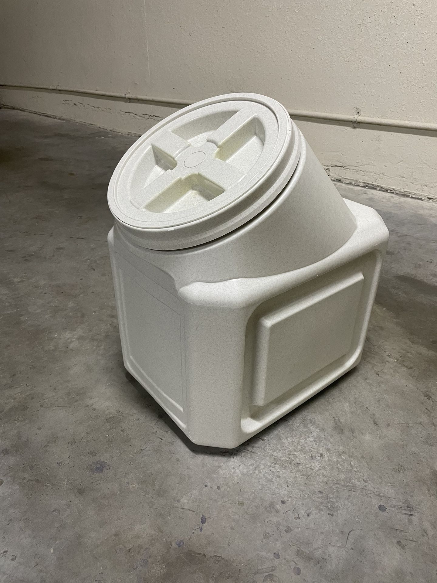 Pet Food Container