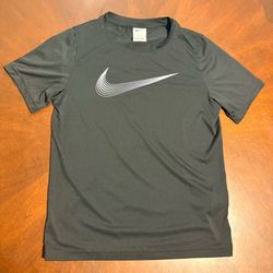 Nike Boys Dri-Fit Shirt; Black & White Swoosh Size Medium
