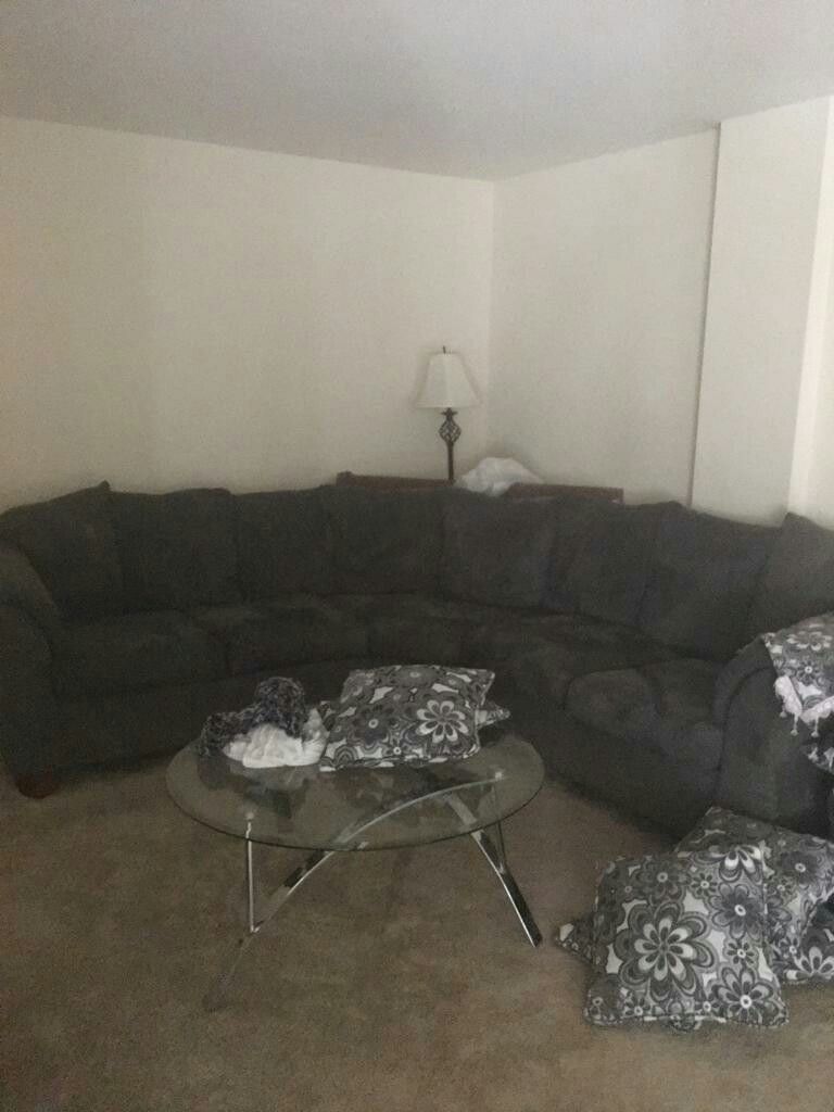 Sofa very clean like new only 300